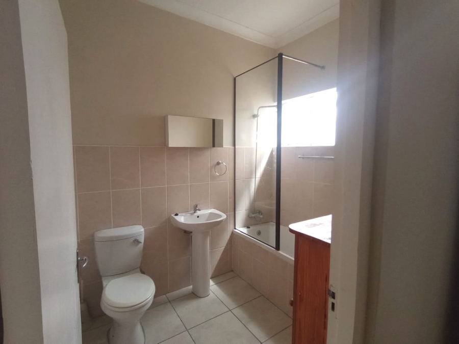 5 Bedroom Property for Sale in Berea Eastern Cape